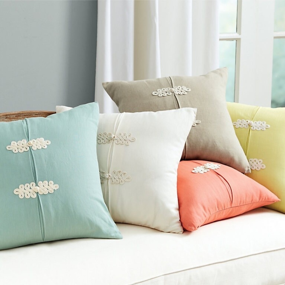 Ballard Designs Kiki Frog Knot Linen Cream Pillow Cover NWT
